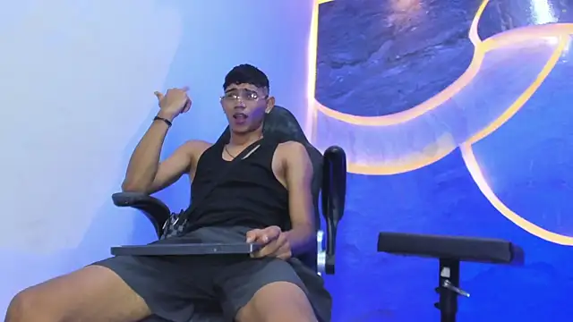 Sex Boy 33  online show from 23, 11, 2025