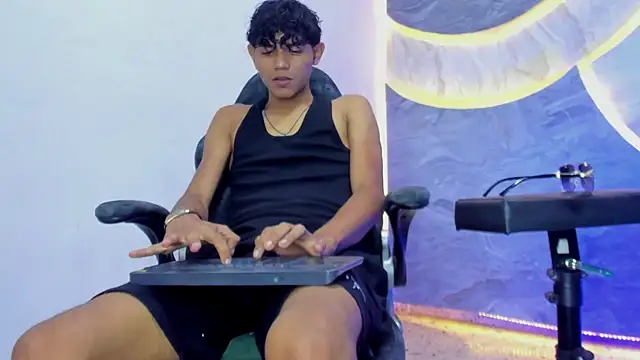 Sex Boy 33  online show from 6, 11, 2025