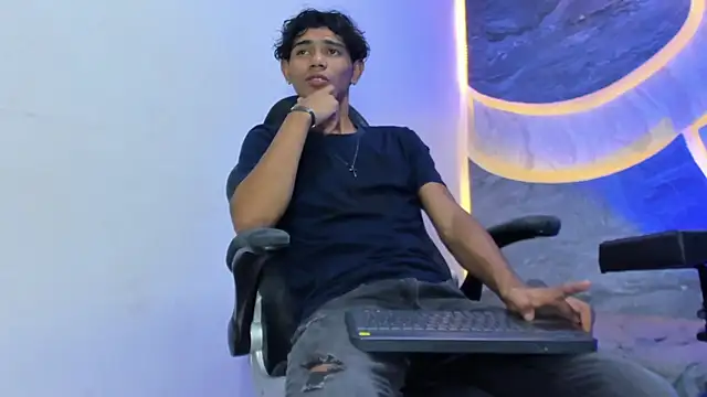 Sex Boy 33  online show from 22, 11, 2025