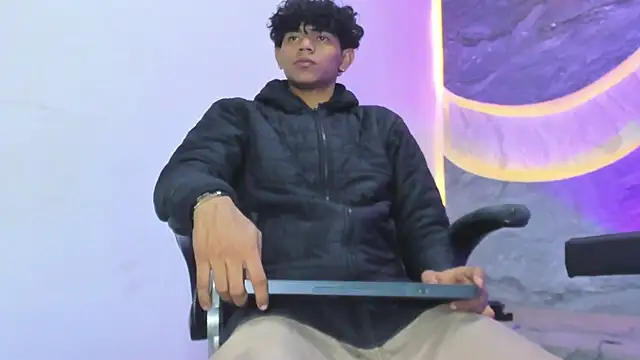 Sex Boy 33  online show from 20, 11, 2025