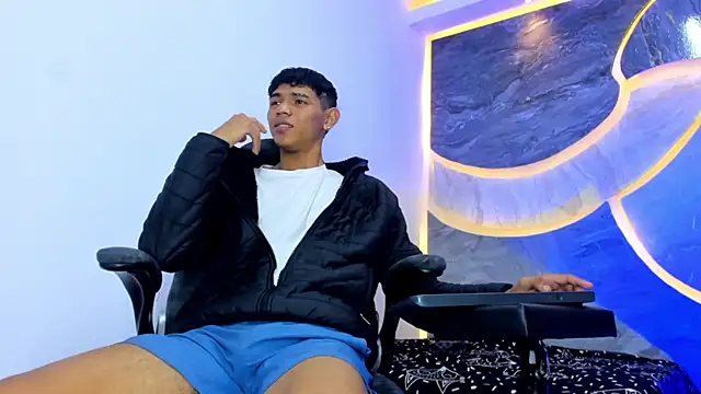 Sex Boy 33  online show from 2, 12, 2025