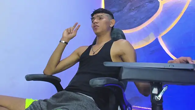 Sex Boy 33  online show from 25, 11, 2025