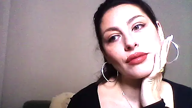 Veralune online show from 25, 2, 2026