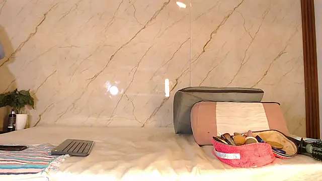 LucianaaMorena online show from 16, 12, 2025