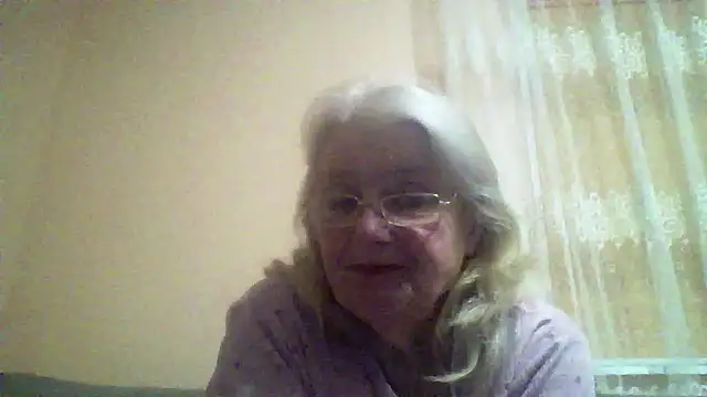 AmyLove353 online show from 16, 4, 2026