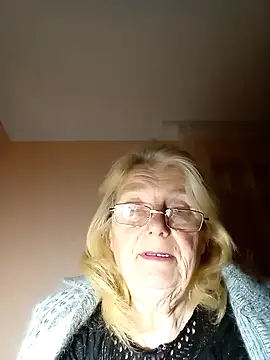 AmyLove353 online show from 9, 11, 2025