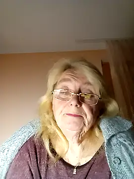 AmyLove353 online show from 4, 11, 2025