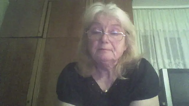 AmyLove353 online show from 2, 4, 2026