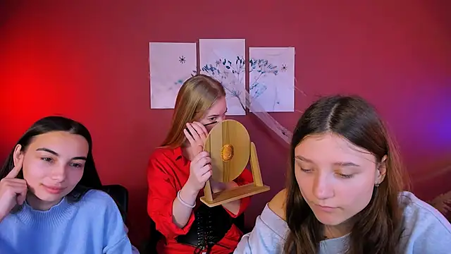 kira light   online show from 29, 10, 2025