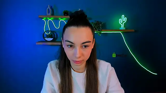 kira light   online show from 6, 11, 2025