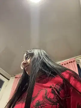 Violeet-Smith online show from 4, 11, 2025