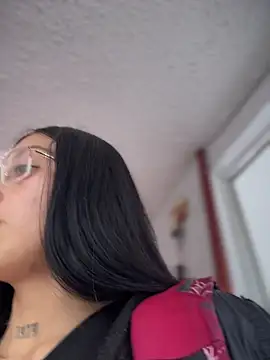 Violeet-Smith online show from 6, 4, 2026