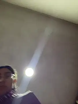 Snapshot of Violeet-Smith chatting on 14, 2, 2026 Violeet-Smith online show from 14, 2, 2026