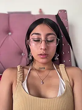 Violeet-Smith online show from 6, 3, 2026