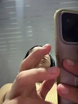 Violeet-Smith online show from 2, 4, 2026