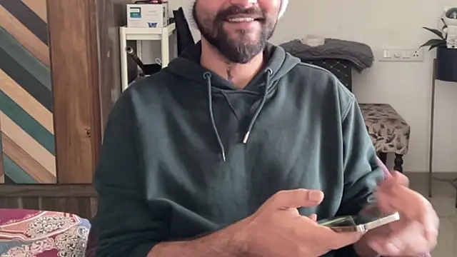 MakeMeAwareAah online show from 7, 1, 2026