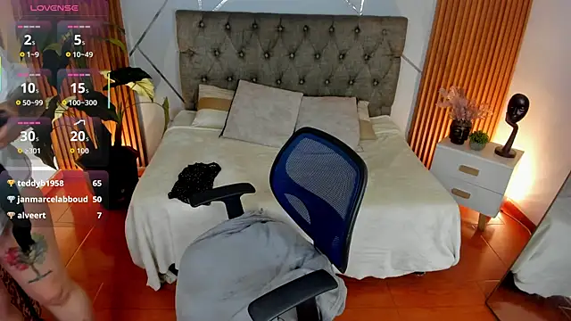 camilaa lux online show from 7, 11, 2025