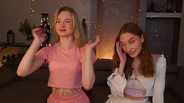 MarisLopaz online show from 12, 11, 2025