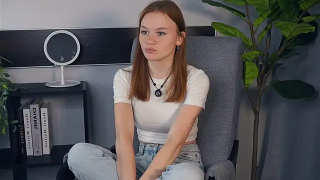 KarlynGow online show from 24, 10, 2025