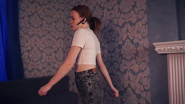 KarlynGow online show from 3, 11, 2025