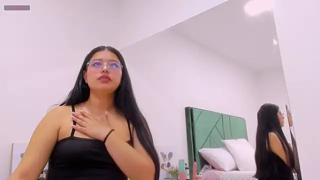 AmberSousa online show from 9, 11, 2025