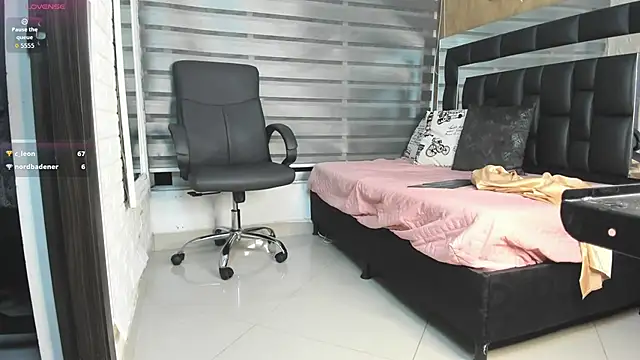 Sasha Davila online show from 16, 11, 2025