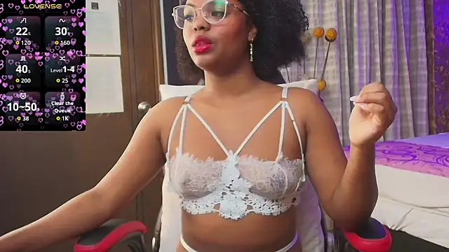 Snapshot of _Black_Barbiee_ chatting on 17, 11, 2025 Black Barbiee online show from 17, 11, 2025