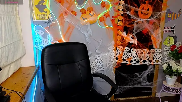 KittyShenson online show from 5, 11, 2025