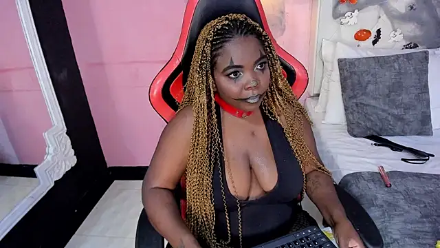 Snapshot of EvaTyson chatting on 31, 10, 2025 EvaTyson online show from 31, 10, 2025