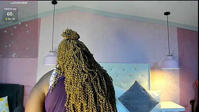 Snapshot of EvaTyson chatting on 6, 11, 2025 EvaTyson online show from 6, 11, 2025