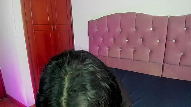 Sara Moon 18 online show from 11, 11, 2025