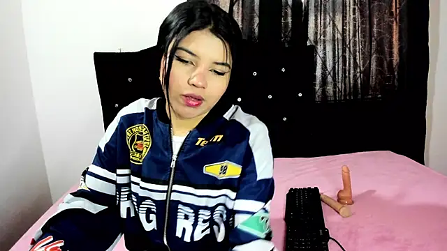 Sara Moon 18 online show from 21, 10, 2025