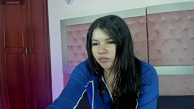 Sara Moon 18 online show from 28, 11, 2025