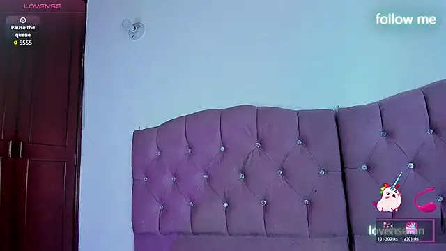 Sara Moon 18 online show from 26, 10, 2025