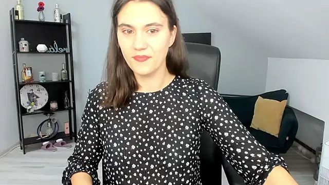 IzzyMonro online show from 22, 10, 2025