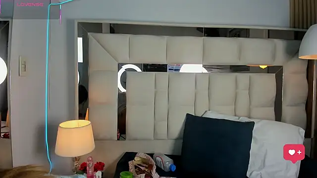 AnguelJones online show from 4, 12, 2025