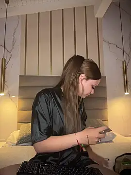 Beella1  online show from 6, 11, 2025