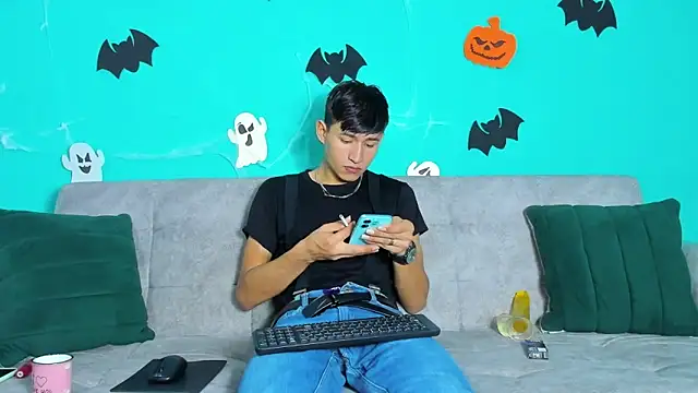 Nicolas Torres  online show from 29, 10, 2025