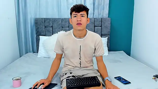 Nicolas Torres  online show from 30, 11, 2025