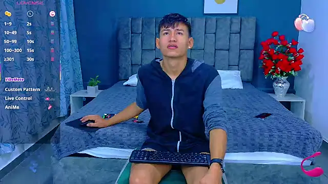 Nicolas Torres  online show from 22, 10, 2025