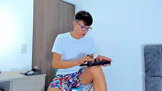 Nicolas Torres  online show from 8, 11, 2025