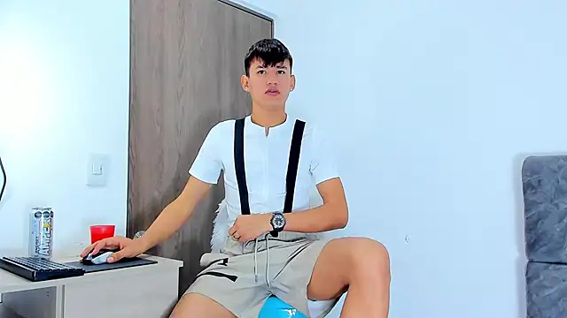 Nicolas Torres  online show from 14, 11, 2025