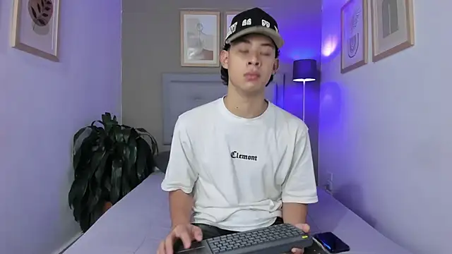 ApoloRicci online show from 29, 10, 2025