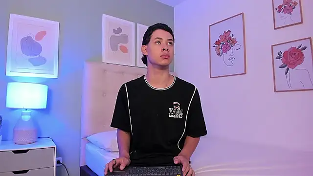 ApoloRicci online show from 11, 1, 2026