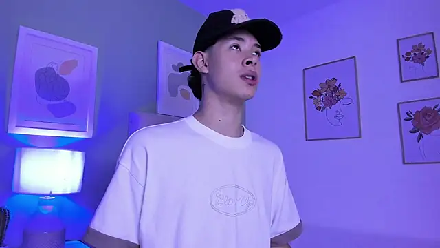 ApoloRicci online show from 9, 1, 2026