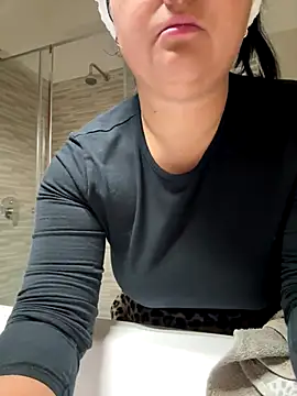 Snapshot of gatitalocahot chatting on 8, 1, 2026 gatitalocahot online show from 8, 1, 2026