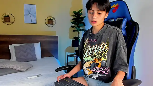 MartinnaGrecco online show from 10, 11, 2025