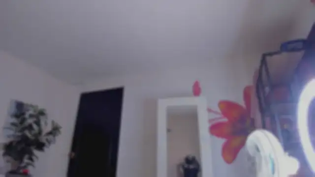 Snapshot of YariRose chatting on 10, 7, 2026 YariRose online show from 10, 7, 2026