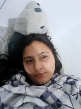 Layla Latina online show from 2, 11, 2025