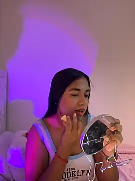 aly nicols online show from 30, 10, 2025